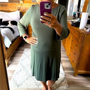 Tommy Bahama Versatile Army Green Dress Size Large
